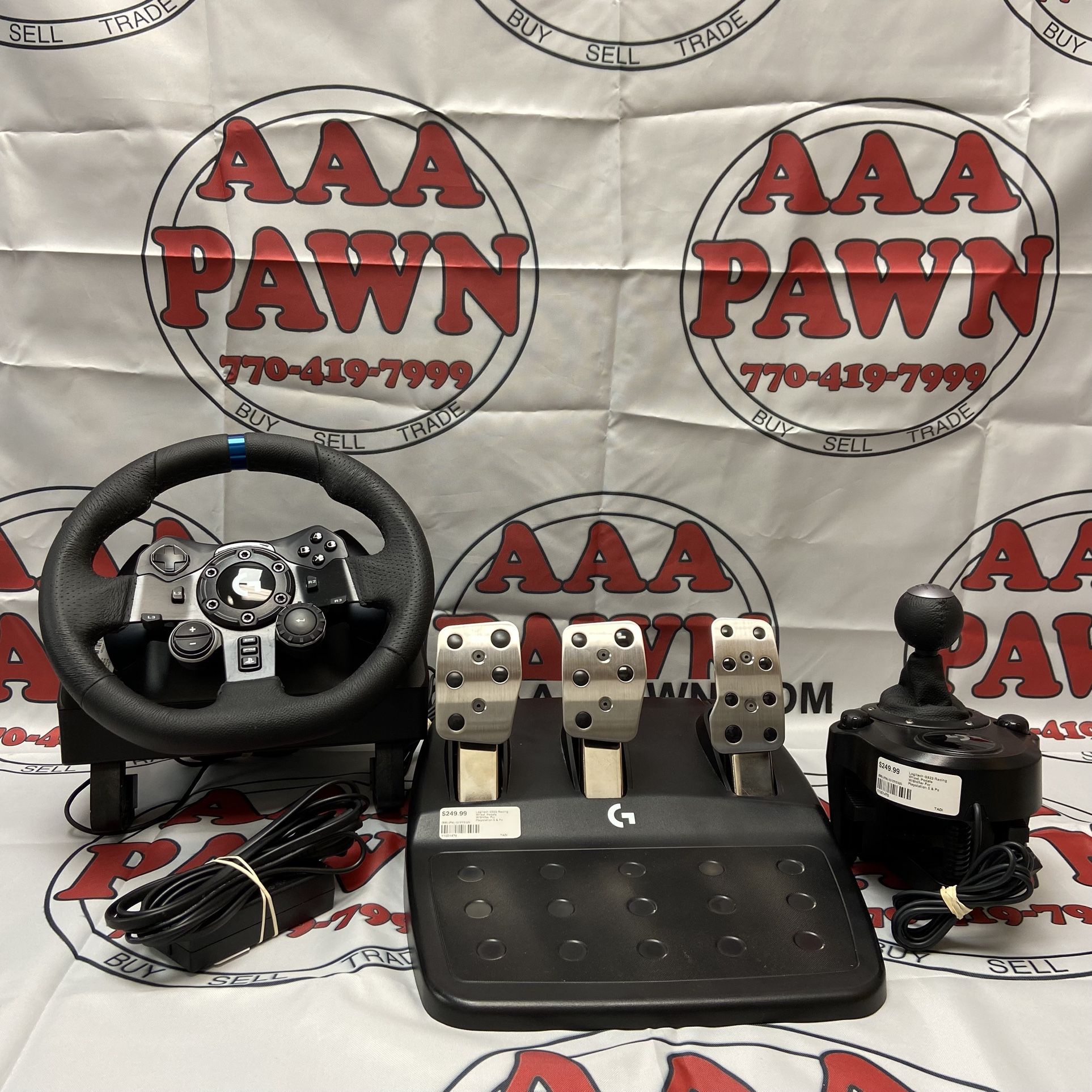 Logitech G923 Racing Wheel ,Pedals, And Shifter For PS5/PC 11051476