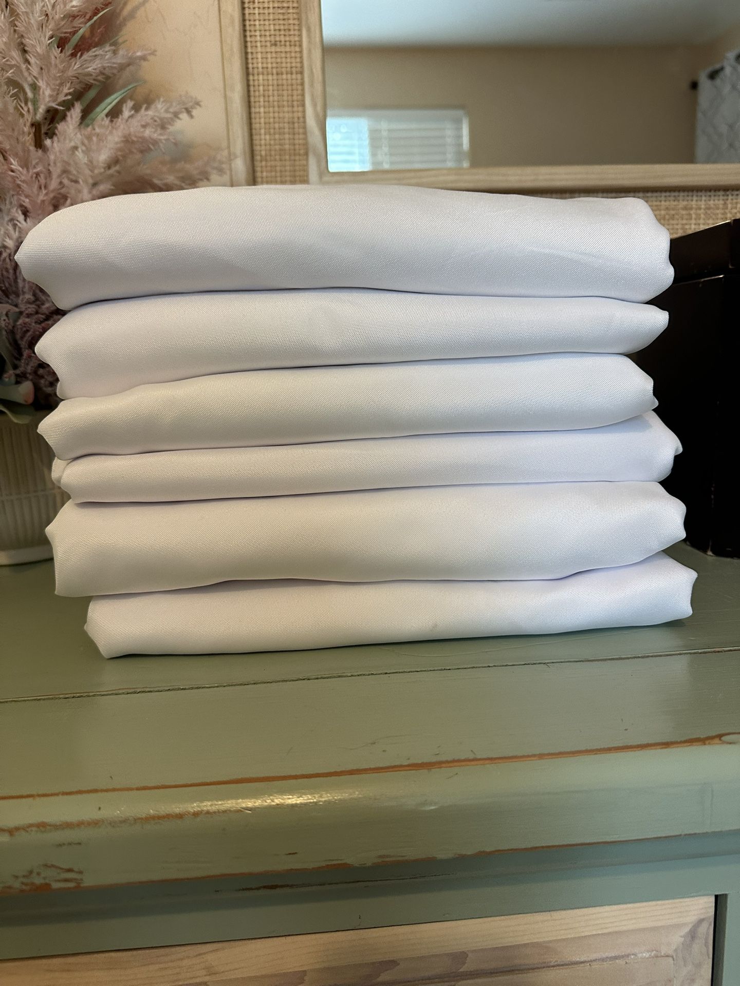 Round Tablecloths (Pack Of 6)
