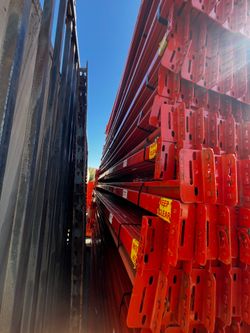 Pallet rack load beams