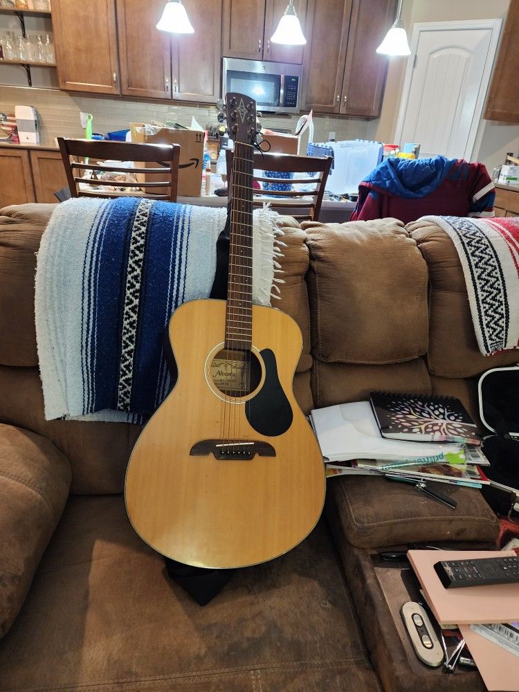 Alvarez RF-10 Acoustic Guitar, Hard Shell Case & Strap
