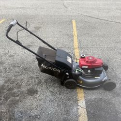 Honda 21 In. Steel Deck Self Propelled 3-in-1 Lawn Mower with GCV160 Engine Auto Choke and Smart Drive
