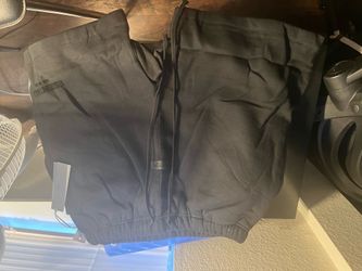 Large black essential shorts