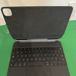 Apple - Magic Keyboard for 11-inch iPad Pro (1st, 2nd, or 3rd Generation) and iPad Air (4th, or 5th Generation) - Black