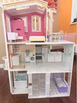 Rainbow High Dollhouse 3 story wood playset