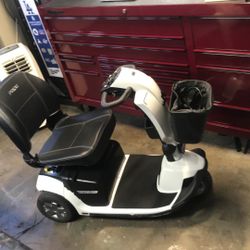 Mobility scooter
