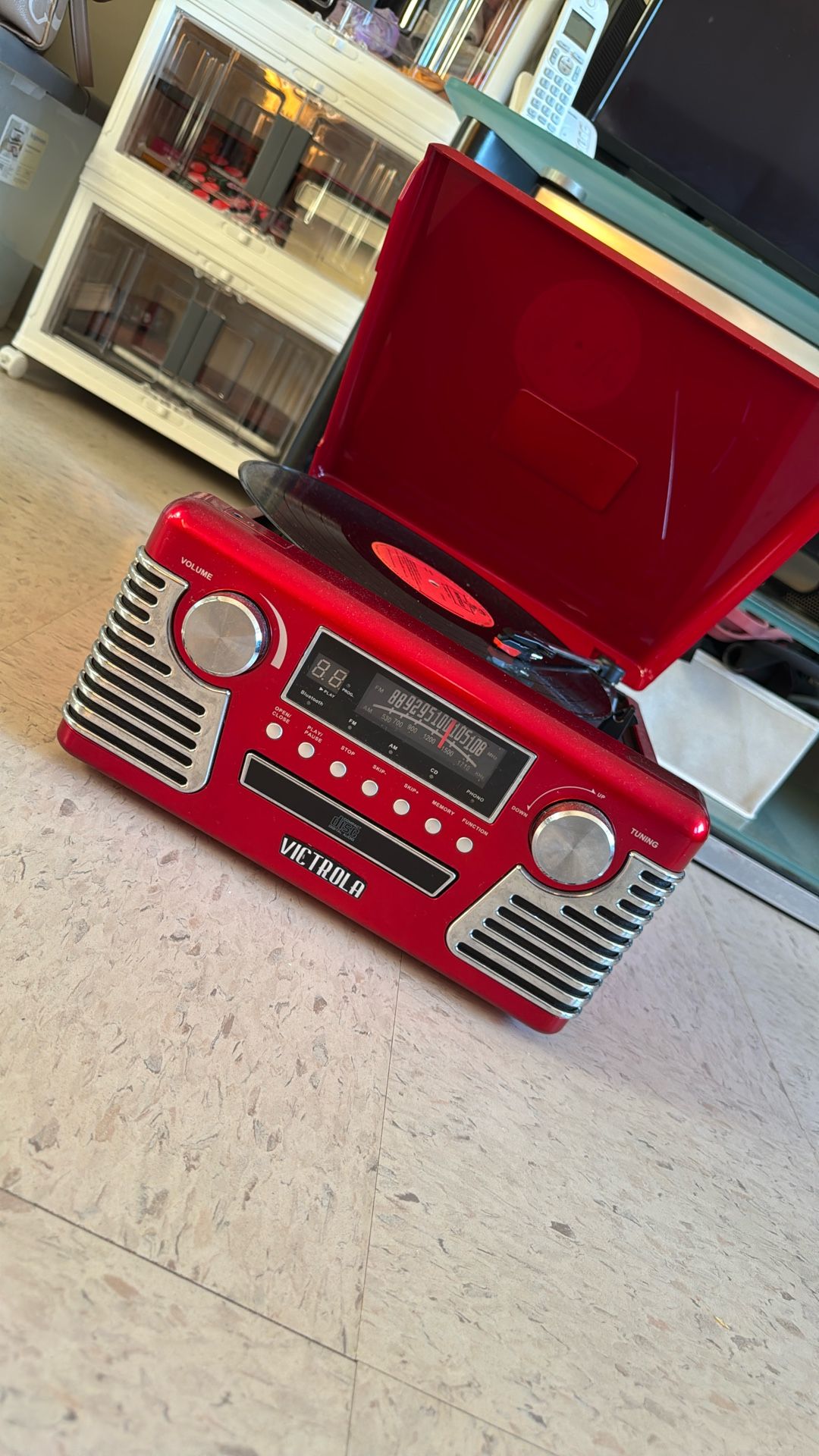 Victrola - 50's Bluetooth Stereo Audio System - Red