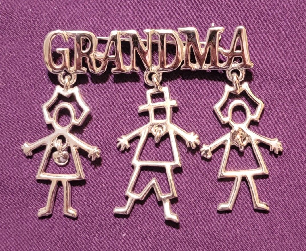 Vintage "GRANDMA" Silvertone Brooch/Pin