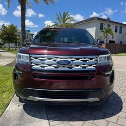 🚗 2019 Ford Explorer XLT 😄