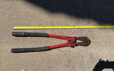 30 Inch Heavy Duty Bolt Cutter