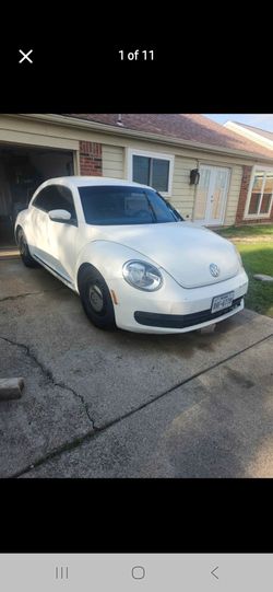 2012 VOLKSWAGEN BEETLE.  1800 OBO "CANT GET IT STARTED "