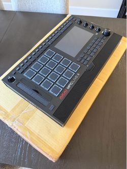 Akai MPC Live 3