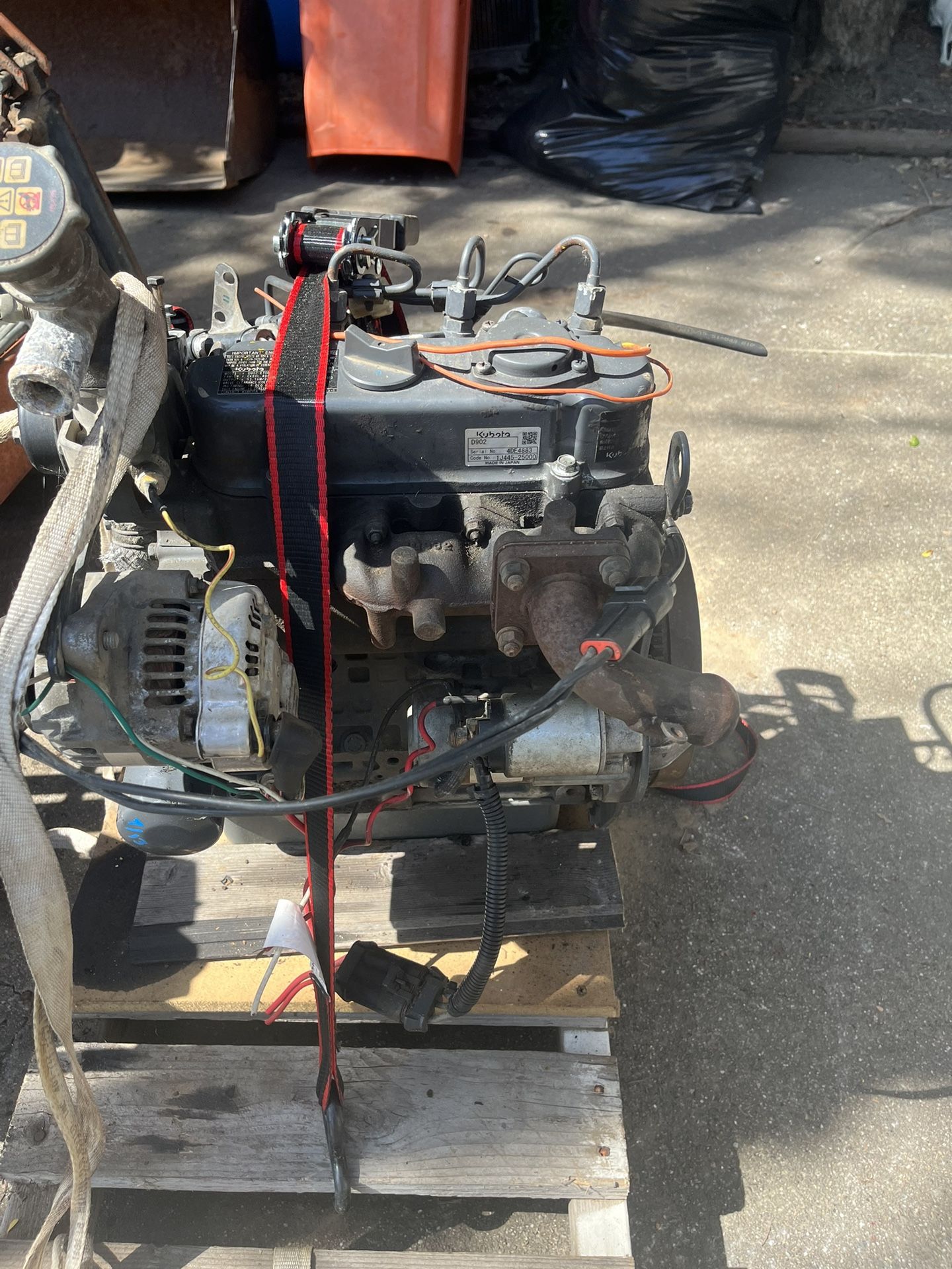 Kubota 905/902 3cyl Diesel Engine