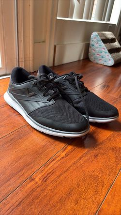 Mens 10.5 golf cleats Callaway