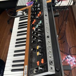 Behringer Poly D Analog Polyphonic Synthesizer