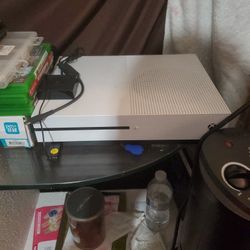 Xbox One S 