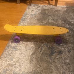 Small/medium Rugged Racers Skateboard 