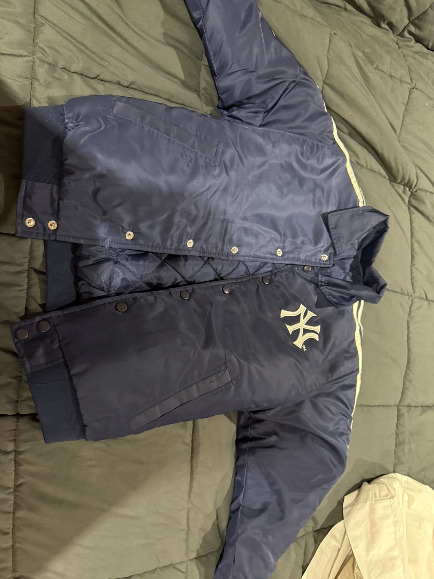 Boys Official Yankees Coat- $20 YL