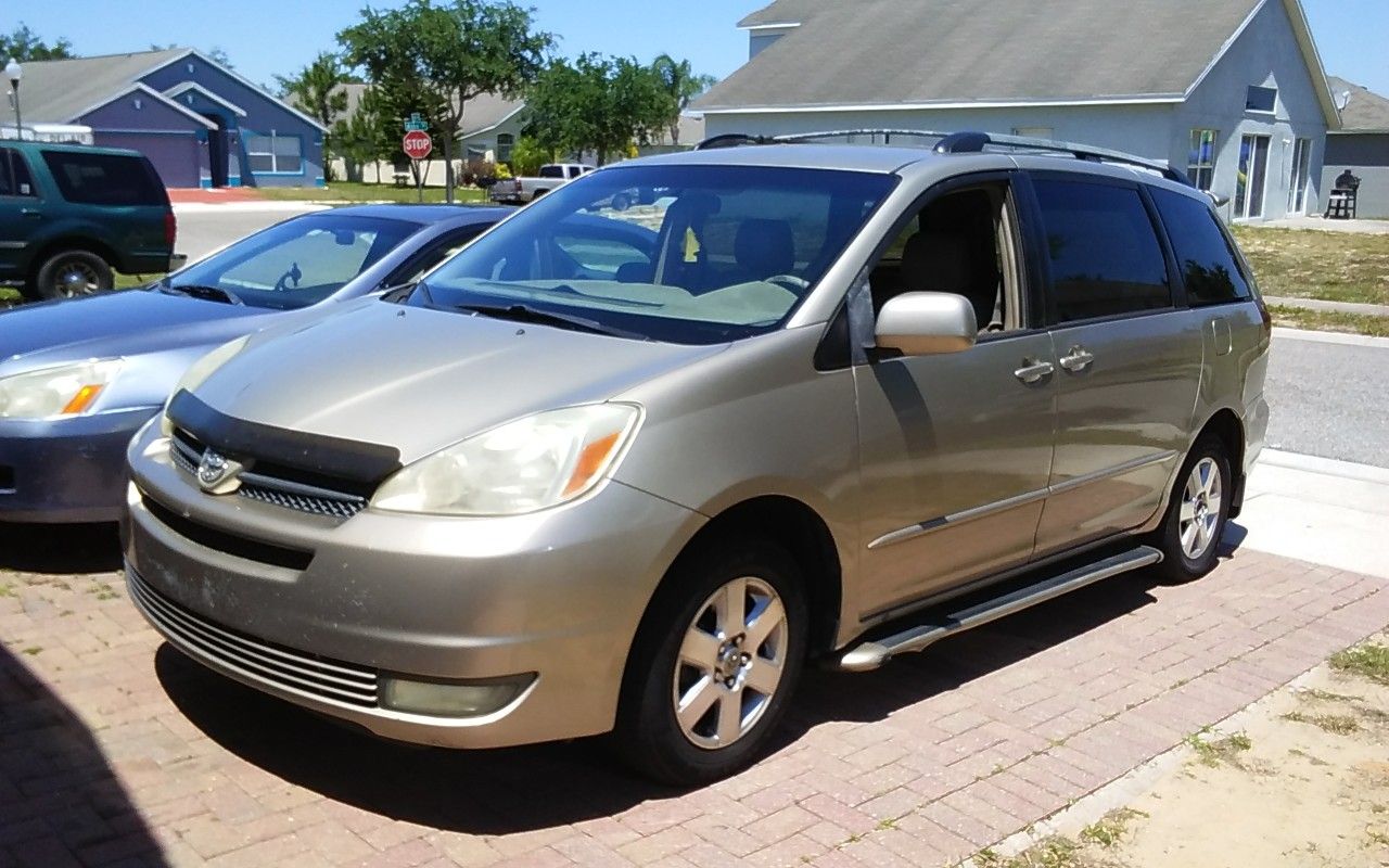 2004 Toyota Sienna