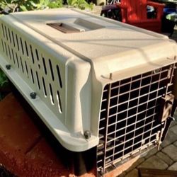 23” Dog/Cat Carrier: 23”L x 14.W x 11.5”