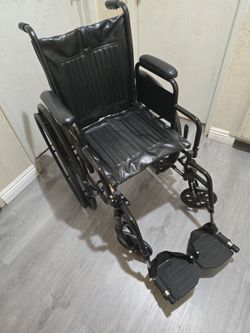 Drive silver sport three wheelchair. 16 inch seat. Very nice condition