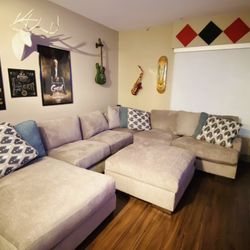 Grey Sectional Couch with Ottoman
