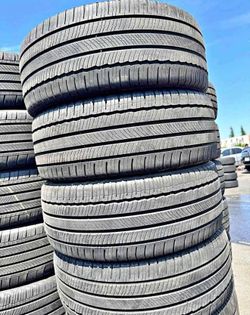 235/45/18 Michelin Selling a set of 4 tires in excellent condition 🫡