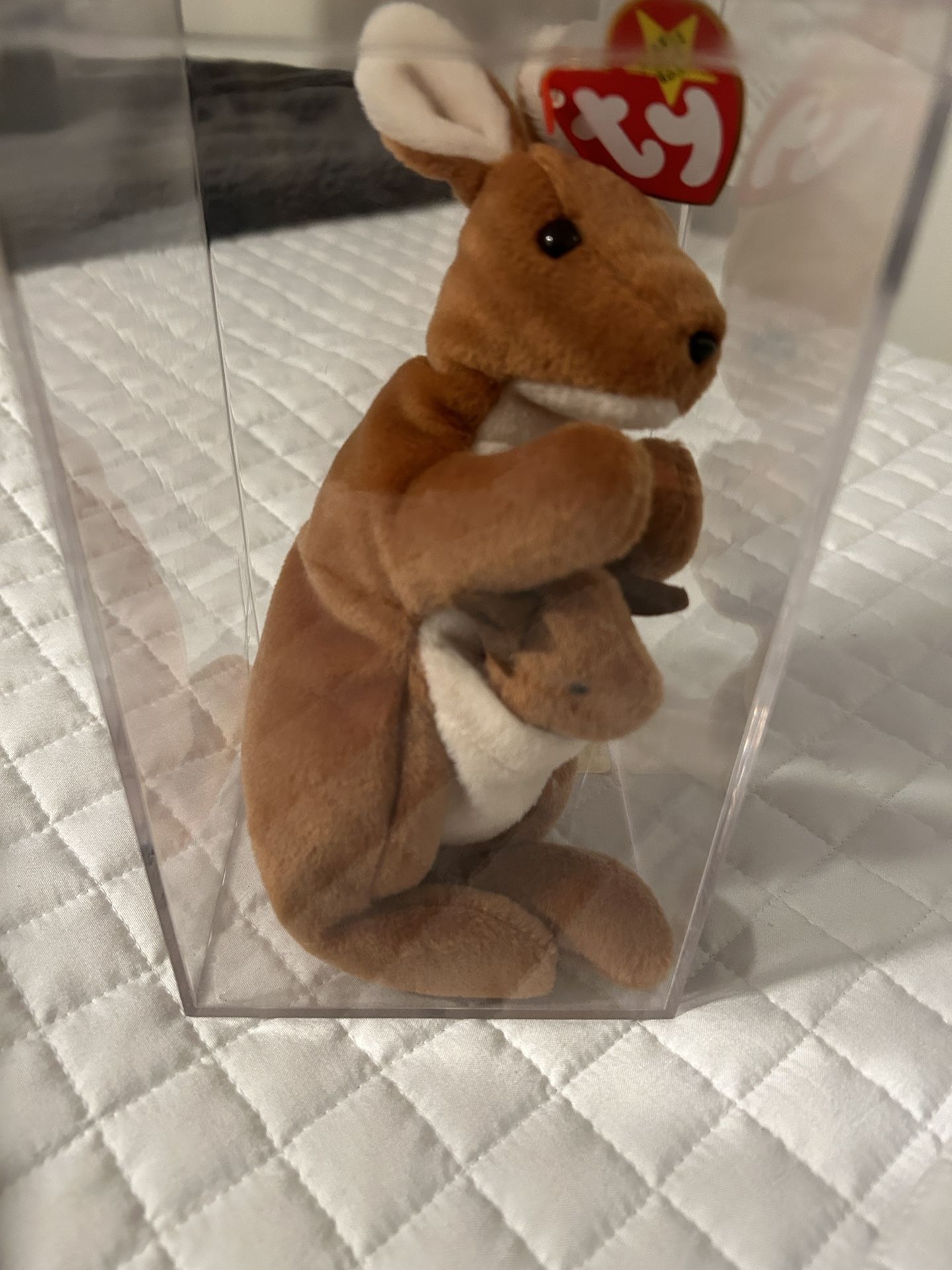 Ty Beanie Baby Pouch the Kangaroo 1996 with Errors (Rare Collectable)