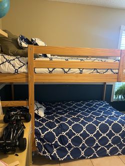 Wood bunk bed