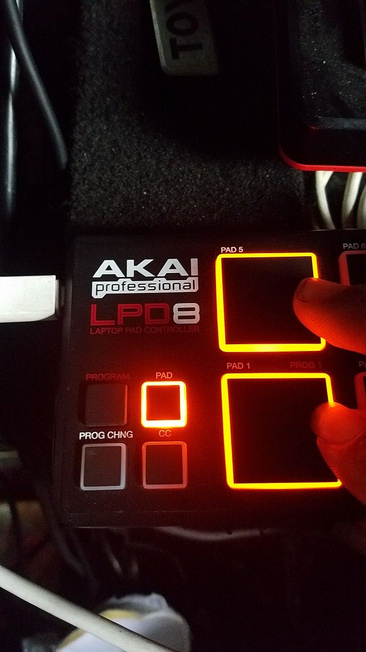 Akai Pro LPD8 Laptop Pad Controller