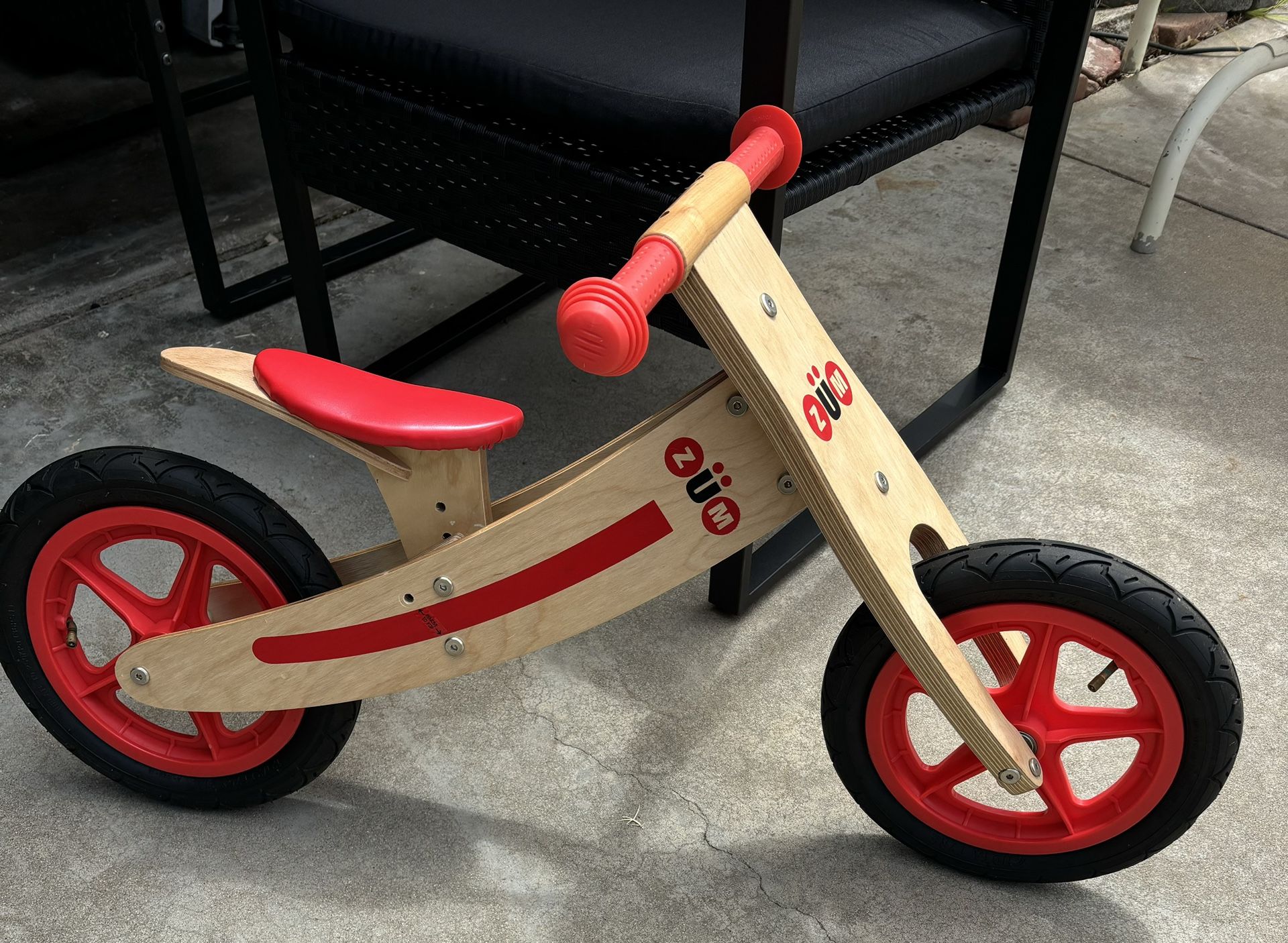 Bright Water Industries ZuM CX Kids Balance Bike with Rubber Band Handgrips, Red (Like New; Rarely Used)