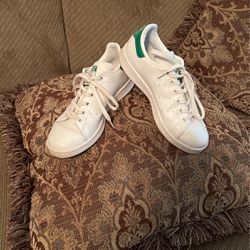 Adidas Stan Smith, Size 5 Excellent Condition