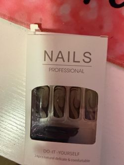 Press on nails