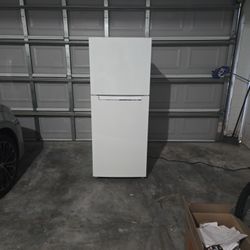Magic chef refrigerator