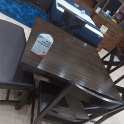 *Fall Sale Event*---Kelly Dining Table Sets W/4 Chairs And Bench---Delivery And Easy Financing Available 💪