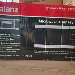 Galanz 0.9 Cu ft Air Fry Countertop Microwave, 900 Watts, Stainless Steel