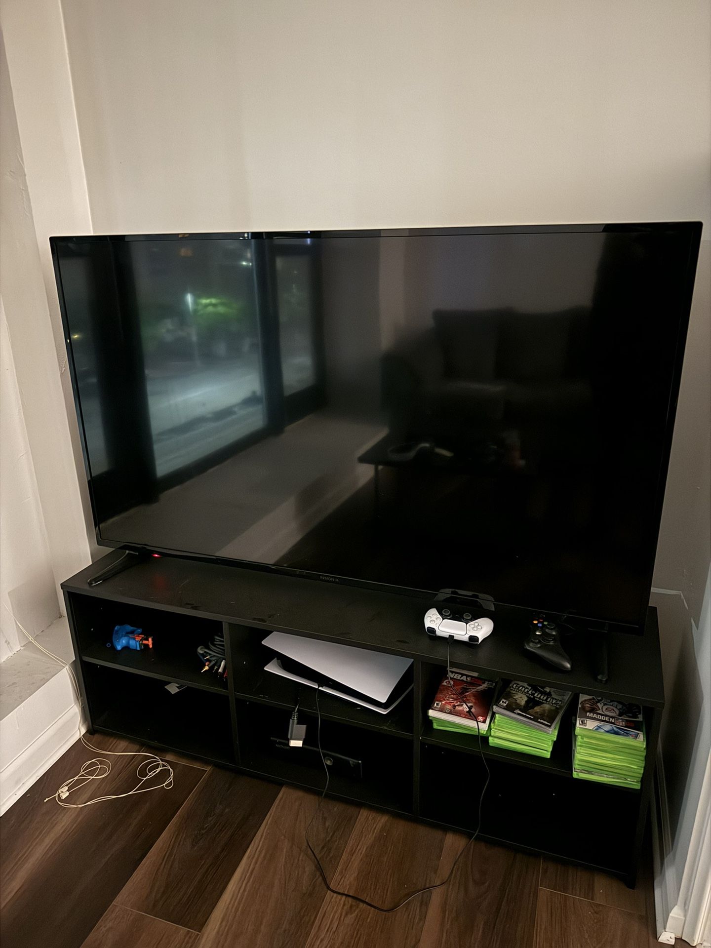 Insignia™ - 65" Class F30 Series LED 4K UHD Smart Fire TV