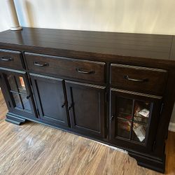 Buffet With Velvet Lined Drawers And Adjustable Shelving 