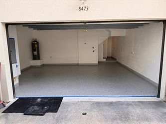 Epoxy flake floor