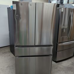 LG 4 French 4 Door Refrigerator With Water And Ice And A Flex Zone  Stainless Steel New With Cosmetic Dings