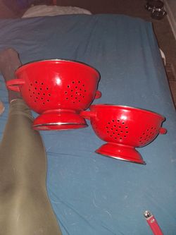 Medal food strainers