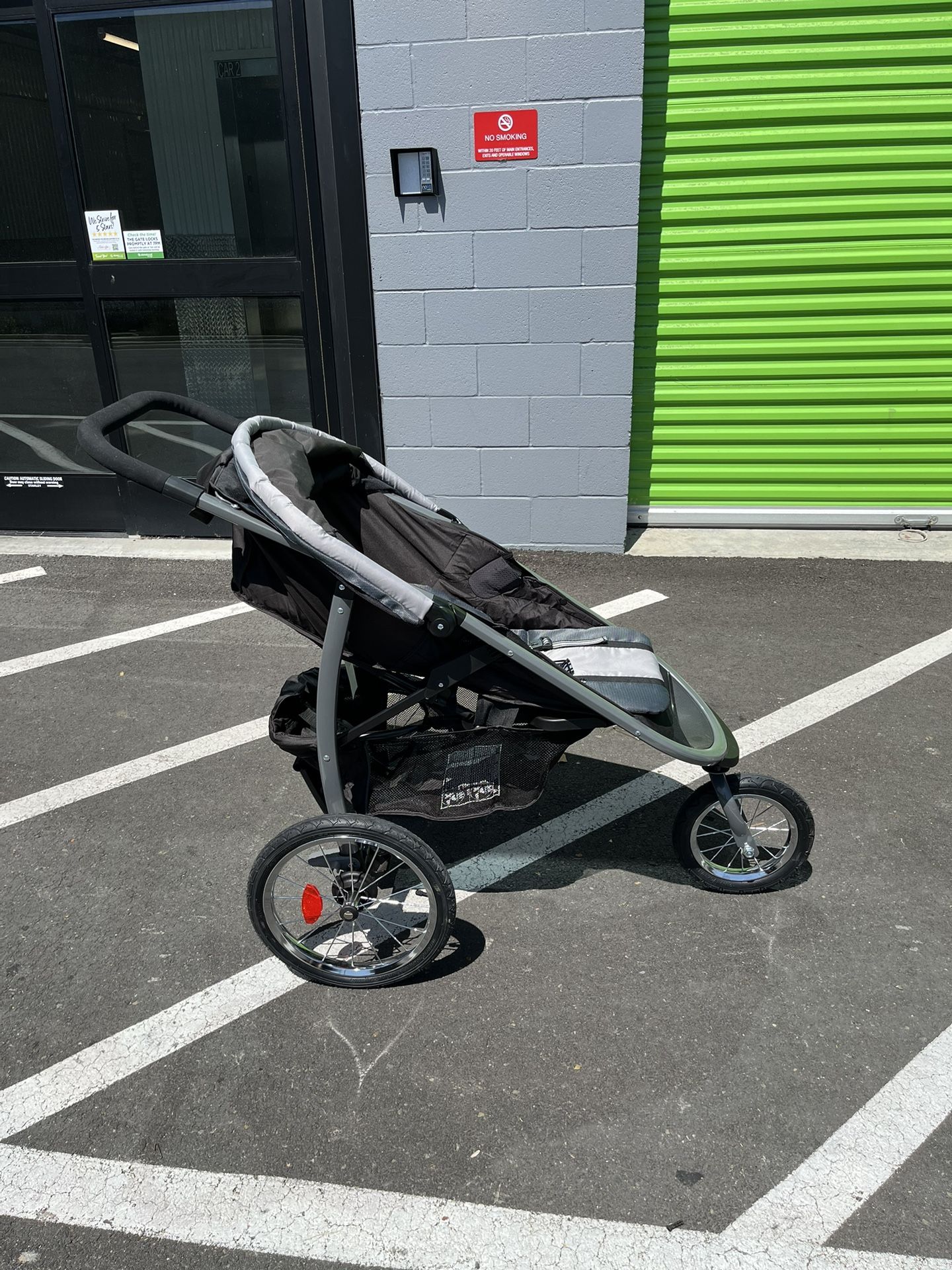 Graco Jogging Stroller Never Used