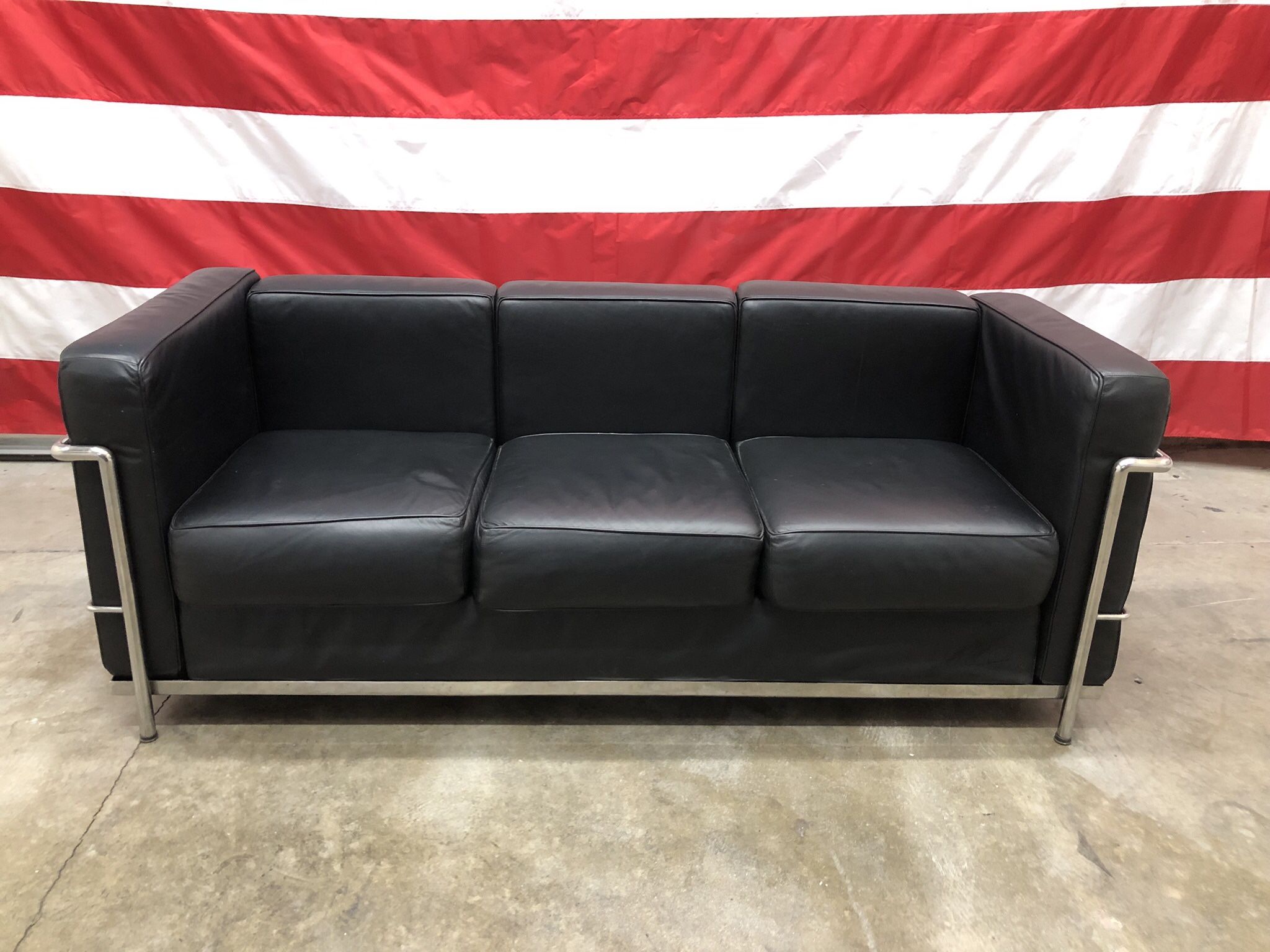 Free Delivery - Design Italy Le Corbusier Sofa Couch