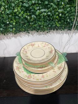 Aberdeen China Floral Dinner Plates 16 Pieces