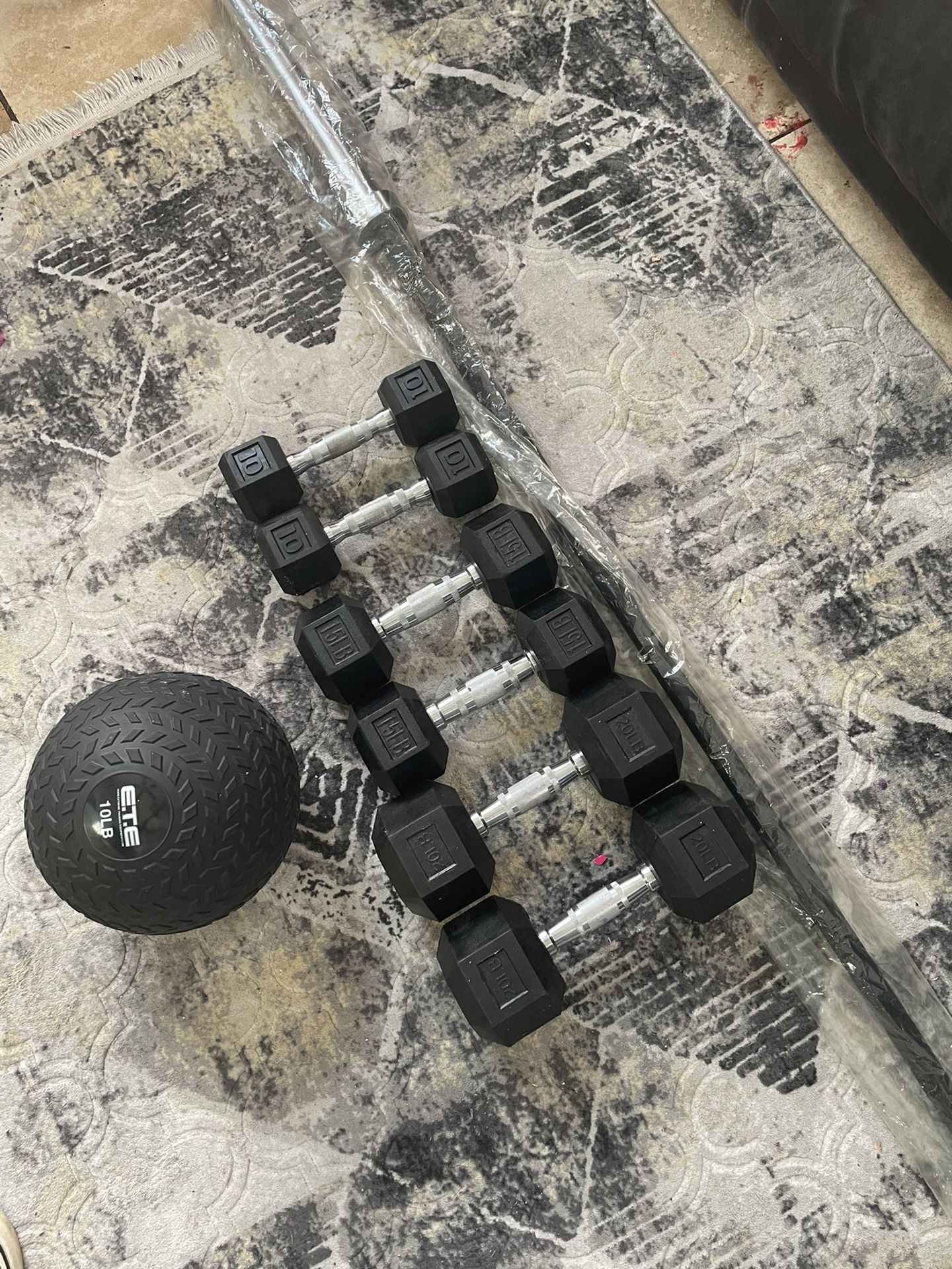 Bumper Weights, Dumbbells, Slam Balls, Olympic Barbell   PLEASE NOTE I AM ONLY LOOKING TO SELL EVERYTHING TOGETHER 