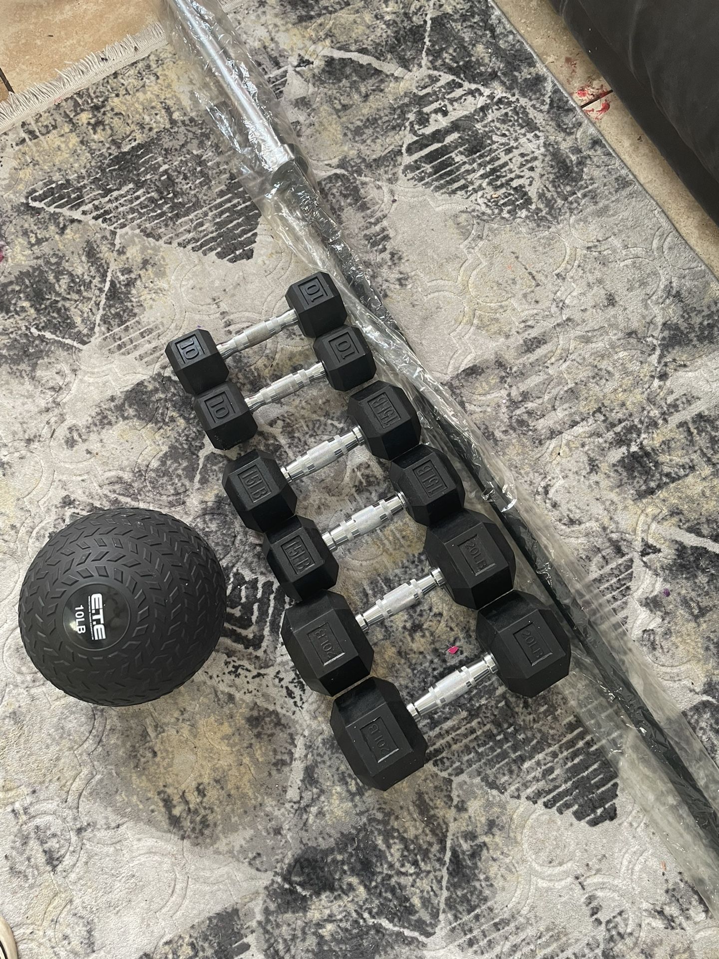 Bumper Weights, Dumbbells, Slam Balls, Olympic Barbell PLEASE NOTE I AM ONLY LOOKING TO SELL EVERYTHING TOGETHER