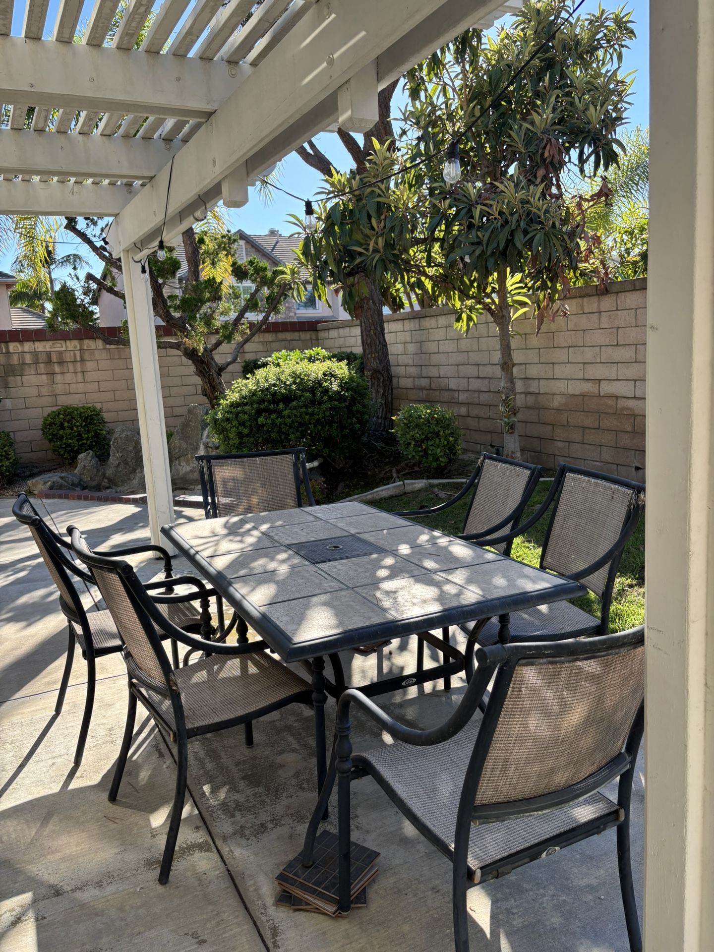 Backyard Table And Chairs