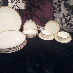 Noritake, Porcelain Made In Japan.  14 Pcs