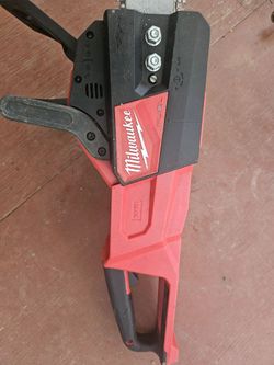 Milwaukee Fuel Chainsaw (tool only)