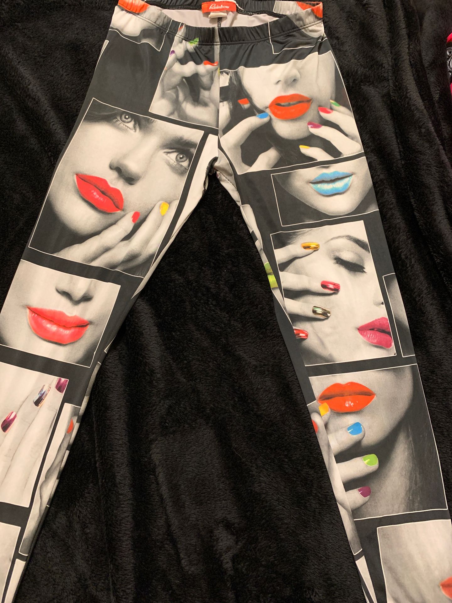 SILK LIP COLOR LEGGINGS