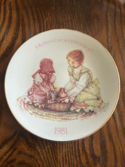 1981 Holly Hobbie “Mothers Gift”